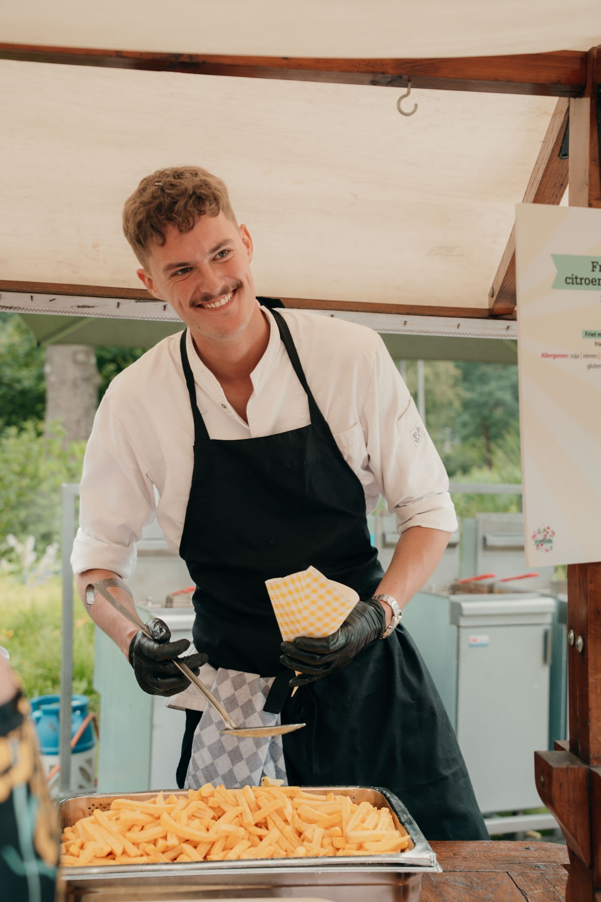 Smaakmakers wait staff in action